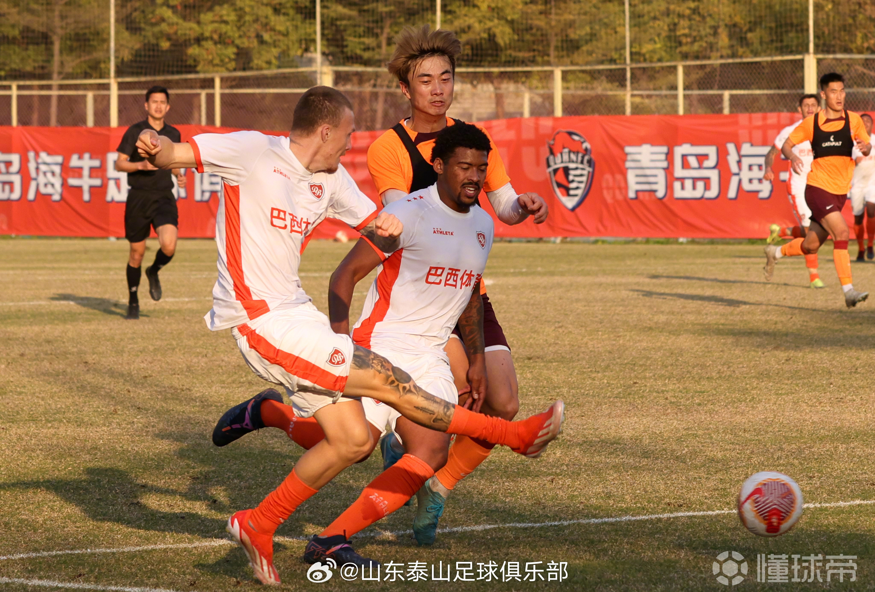 米乐官网m6-青岛黄海队惊险胜出，成功晋级下一轮